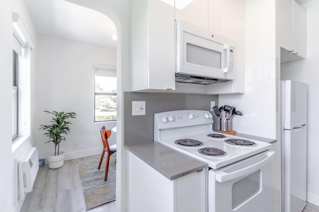 Apartmán Renovated Apts With Kitchen, Fast Wifi, Smart Tv, Roku & Pool Onsite 4 Mi To Surfside Beach North Miami Exteriér fotografie